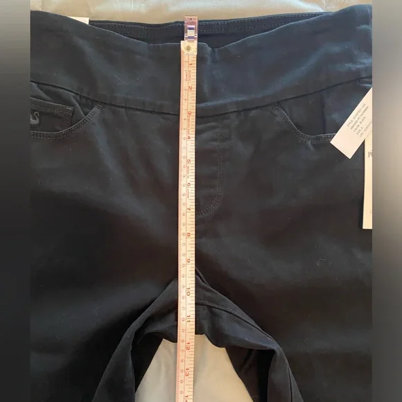 Gloria Vanderbilt Amanda Pull-on Skimmer Black Capri Jean Size 6 NWT - Picture 11 of 16